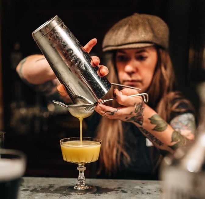 Secrets Unveiled: Inside Loopuyt's Speakeasy 